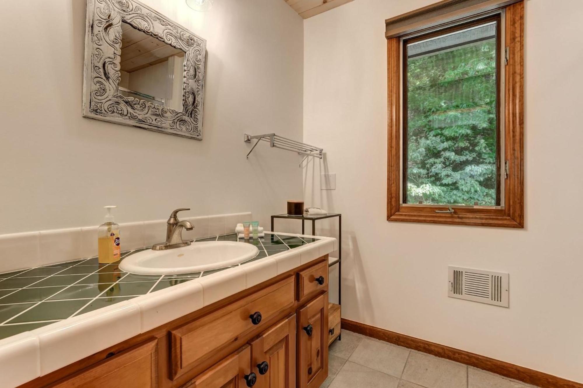 Falken Haus - Relax In Seclusion With Panoramic Lake Views ジャスパー エクステリア 写真